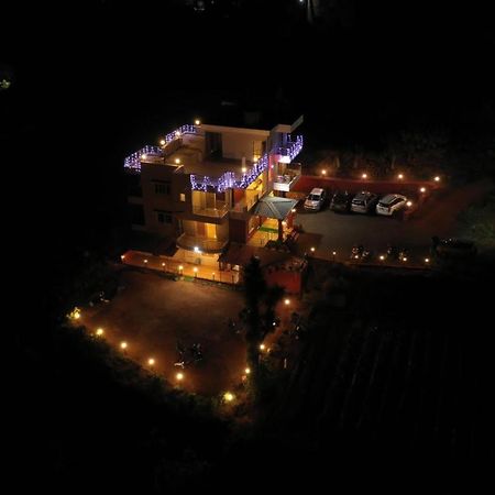 Hotel Magic Mountain,Mahabaleshwar Exterior photo